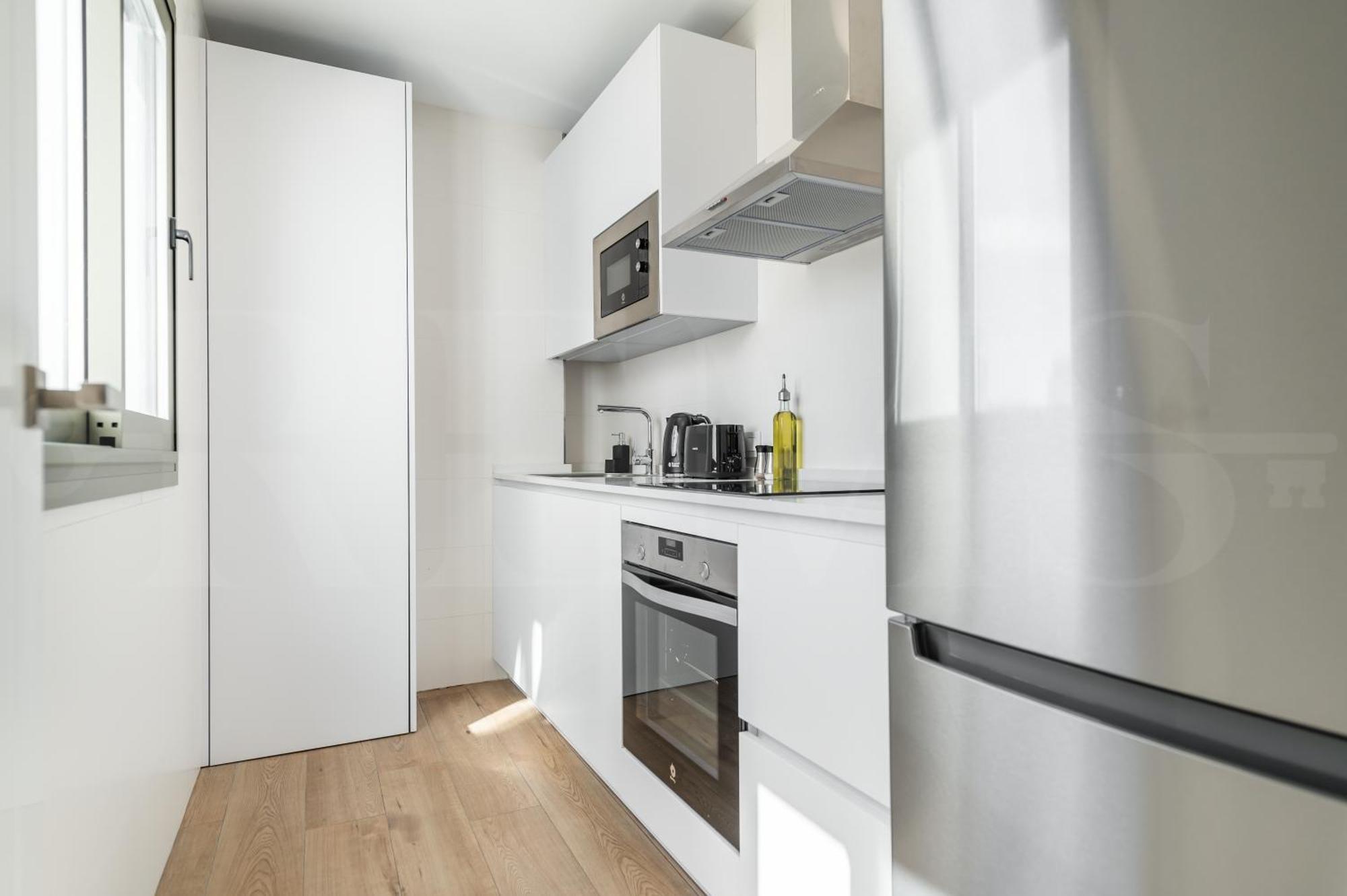 Appartamento Vibrant With Terrace By Rems *