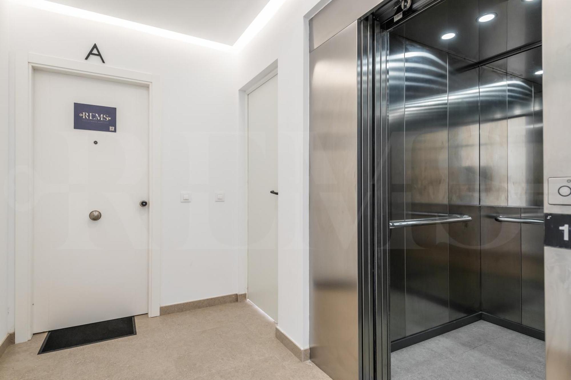 Apartamento Vibrant With Terrace By Rems Málaga